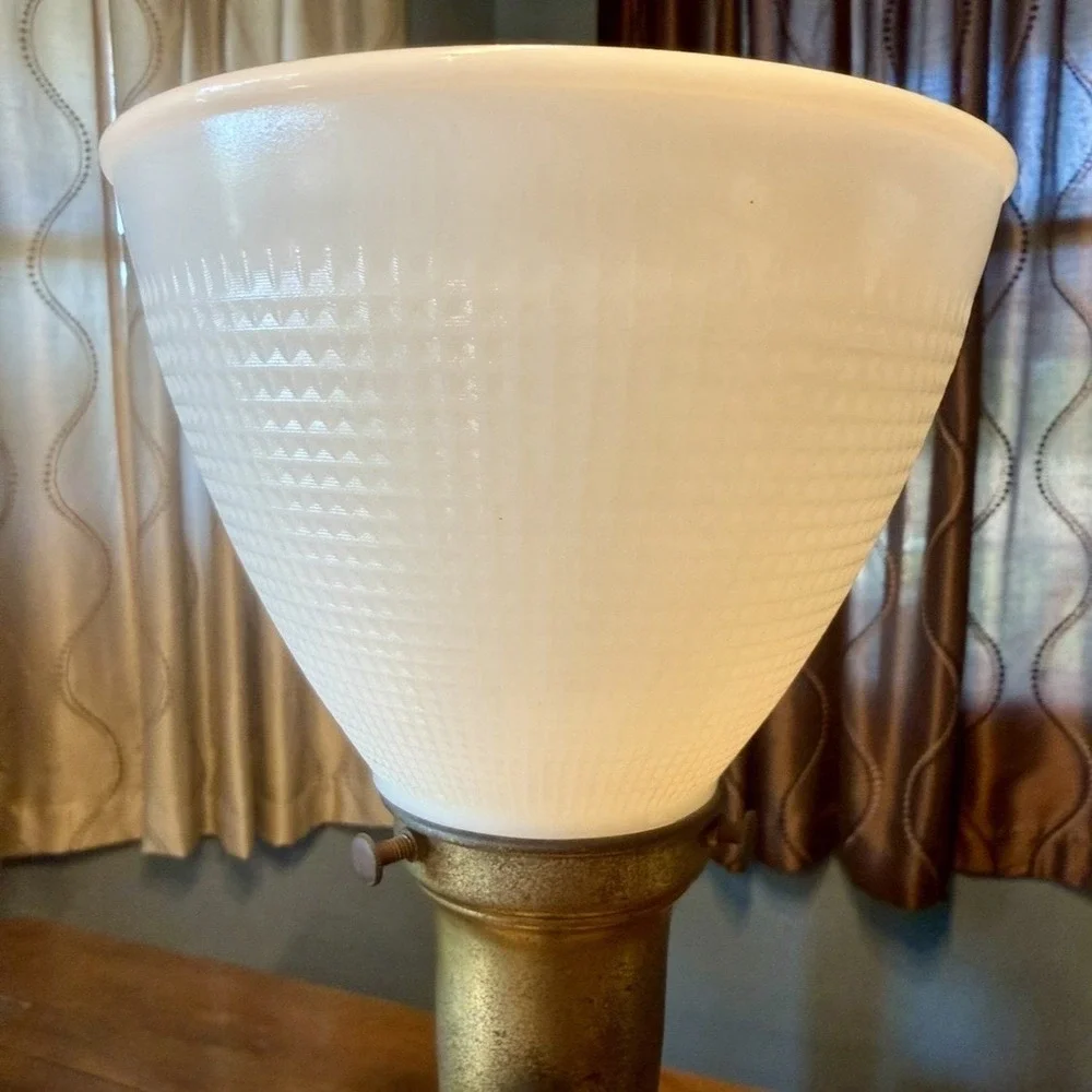 2pc VTG 40s MCM Art Deco Porcelain Milk Glass Urn Boudoir Vanity Lamps WORK!
